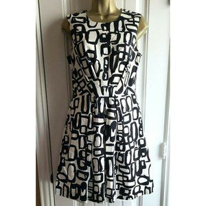Trina Turk Black White Geometric Print Side Pockets Zip Back Dress sz 2 S